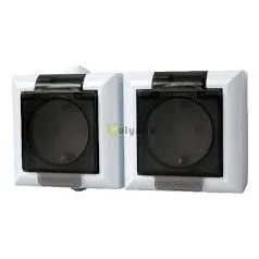 Ledfenyforrasok atlatszo fedeles csatlakozoaljzat